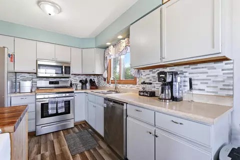 Kitchen - 7809 Timberline Rd, Black Hawk, SD 57718 photo 4 of 6
