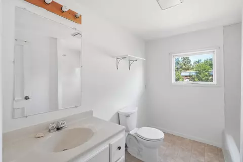 Bath - 619 Lawrence St, Belle Fourche, SD 57717 photo 3 of 3