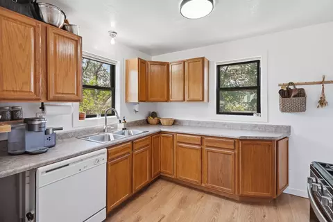 Kitchen - 619 Lawrence St, Belle Fourche, SD 57717 photo 2 of 5