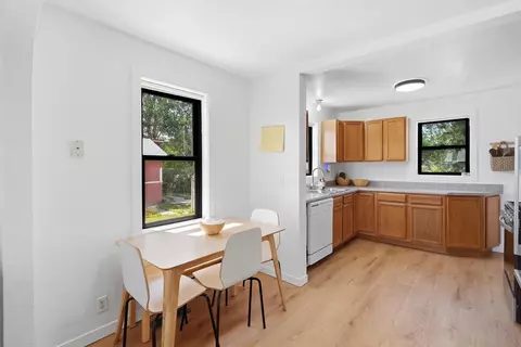 Dining - 619 Lawrence St, Belle Fourche, SD 57717 photo 1 of 1