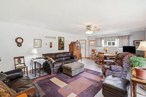 Living - 1101 Omaha St, Belle Fourche, SD 57717 photo 4 of 5