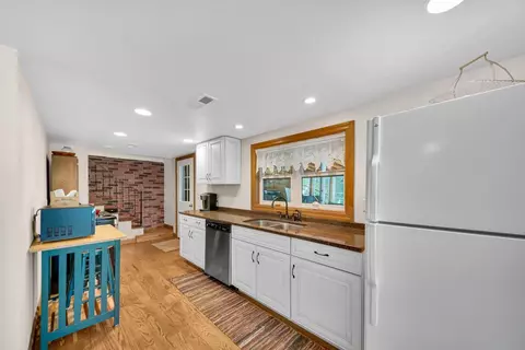Kitchen - 11476 Blacktail Bench Rd, Lead, SD 57754 photo 2 of 2