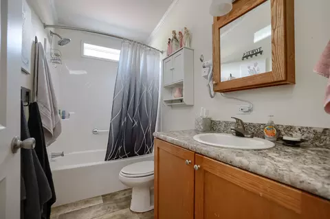 Bath - 25555 Harriett Ward Rd, Edgemont, SD 57735 photo 2 of 2