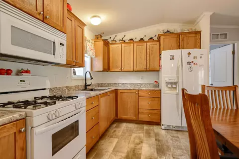 Kitchen - 25555 Harriett Ward Rd, Edgemont, SD 57735 photo 1 of 1