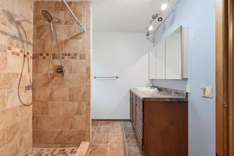 Bath - 4 Ryan Rd, Deadwood, SD 57732 photo 3 of 3