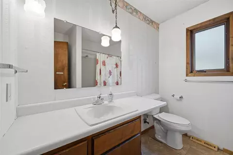 Bath - 4 Ryan Rd, Deadwood, SD 57732 photo 1 of 3