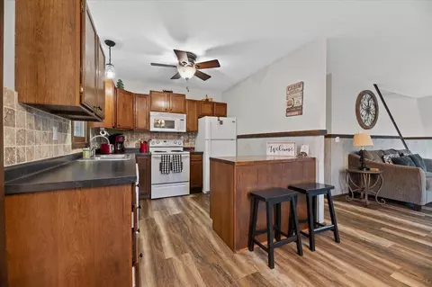 Kitchen - 21155 Last Chance Trl, Lead, SD 57754 photo 2 of 3