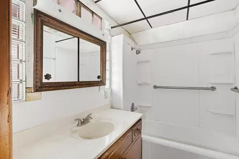 Bath - 475 Gordon St, Custer, SD 57730 photo 1 of 2