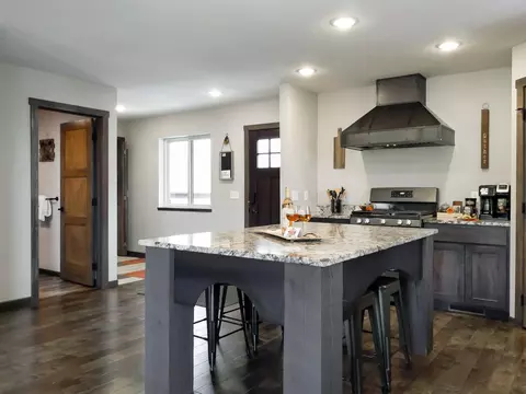Kitchen - 21171 Lost Camp Trl, Lead, SD 57754 photo 3 of 5