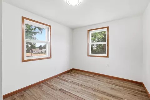 Bedroom - 302 E Jackson St, Rapid City, SD 57701 photo 5 of 6