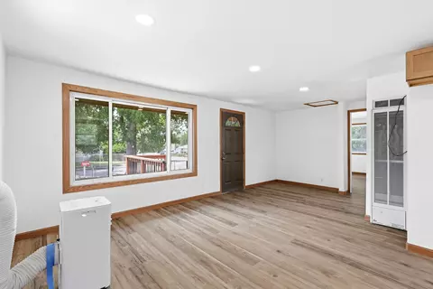 Living - 302 E Jackson St, Rapid City, SD 57701 photo 2 of 6