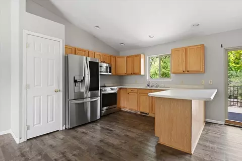 Kitchen - 1826 Sugar Creek Pl, Spearfish, SD 57783 photo 1 of 2