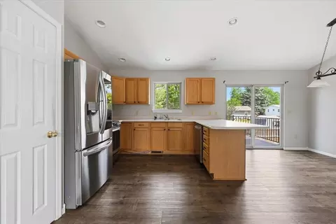 Kitchen - 1826 Sugar Creek Pl, Spearfish, SD 57783 photo 2 of 2