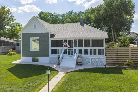 206 S Dakota St, Hot Springs, SD 57747