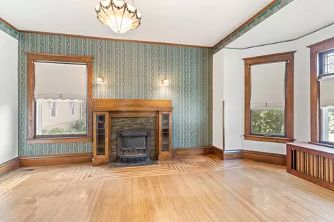 Living - 835 Harding St, Belle Fourche, SD 57717 photo 4 of 5