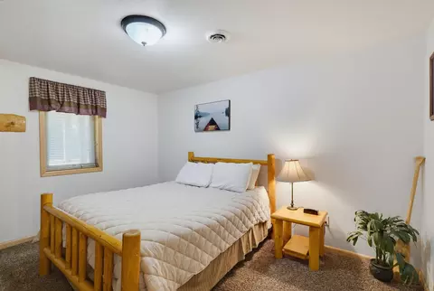 Bedroom - 11235 Lynx Ln, Lead, SD 57754 photo 4 of 6