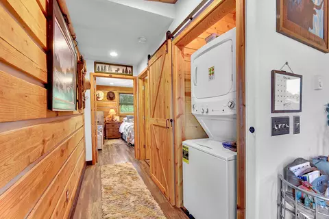 Entry Way - 10297 Timber Trl, Edgemont, SD 57735 photo 1 of 2