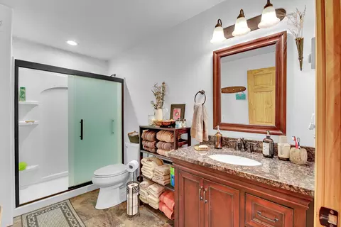Bath - 10297 Timber Trl, Edgemont, SD 57735 photo 2 of 3