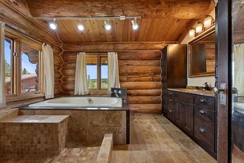 Bath - 22231 Nahant Rd, Lead, SD 57754 photo 2 of 4