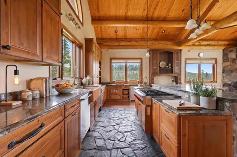 Kitchen - 22231 Nahant Rd, Lead, SD 57754 photo 1 of 4