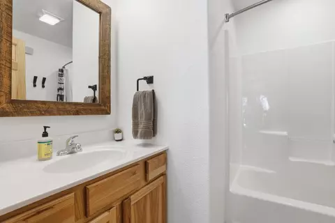 Bath - 21158 Last Chance Trl, Lead, SD 57754 photo 1 of 1