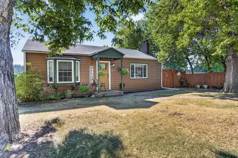 818 Roubaix Dr, Rapid City, SD 57702