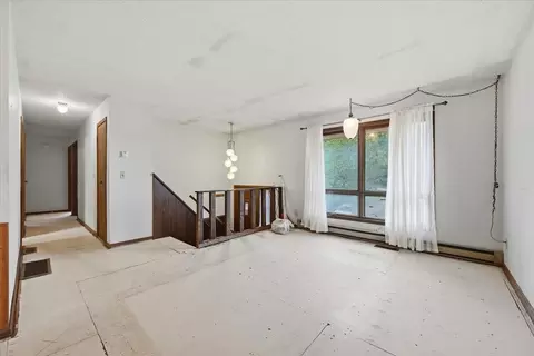 Living - 25015 Chandler Dr, Custer, SD 57730 photo 2 of 3