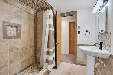 Bath - 17 Clay St, Custer, SD 57730 photo 5 of 5