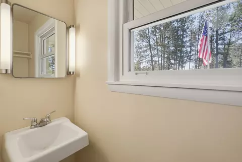 Bath - 17 Clay St, Custer, SD 57730 photo 3 of 5