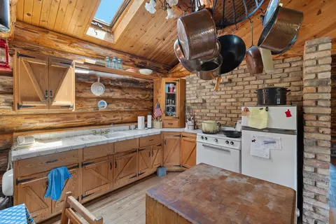 Kitchen - 25482 Hell Canyon Rd, Custer, SD 57730 photo 2 of 4