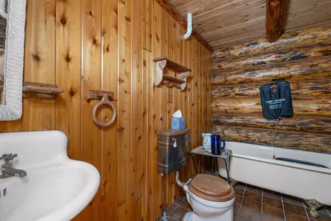 Bath - 25482 Hell Canyon Rd, Custer, SD 57730 photo 1 of 1