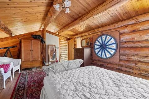 Bedroom - 25482 Hell Canyon Rd, Custer, SD 57730 photo 4 of 4