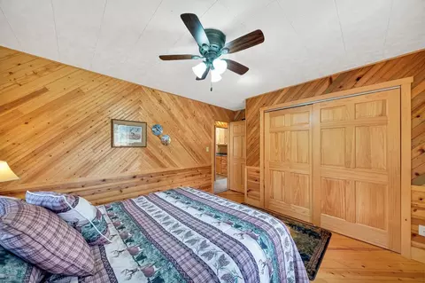Bedroom - 25263 Ridgeview Rd, Custer, SD 57730 photo 4 of 9