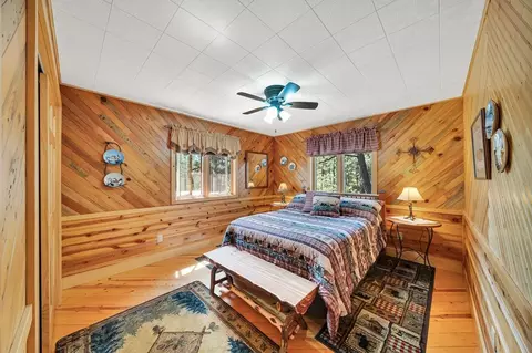 Bedroom - 25263 Ridgeview Rd, Custer, SD 57730 photo 3 of 9