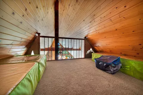 Bedroom - 25263 Ridgeview Rd, Custer, SD 57730 photo 7 of 9
