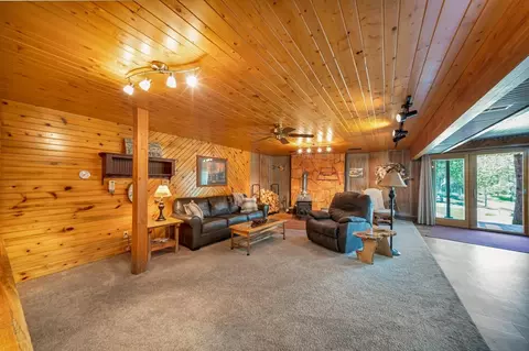 Living - 25263 Ridgeview Rd, Custer, SD 57730 photo 3 of 5