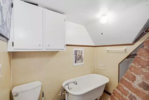 Bath - 814 N 8th St, Spearfish, SD 57783 photo 4 of 4