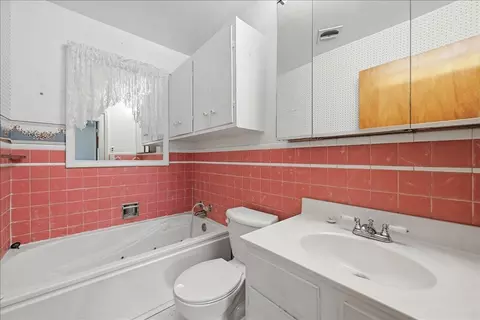 Bath - 1015 N 10th St, Spearfish, SD 57783 photo 1 of 2