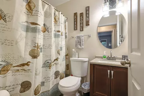Bath - 744 Prospect Ave, Lead, SD 57754 photo 2 of 2