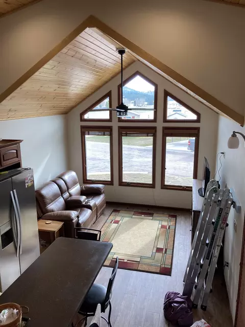 Living - 111 Primrose Pl, Custer, SD 57730 photo 3 of 3