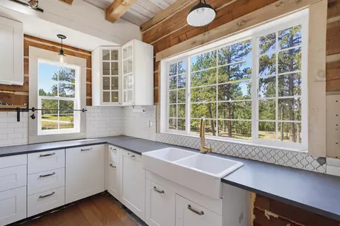 Kitchen - 11477 Farmer Rd, Custer, SD 57730 photo 6 of 6