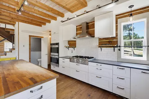 Kitchen - 11477 Farmer Rd, Custer, SD 57730 photo 4 of 6