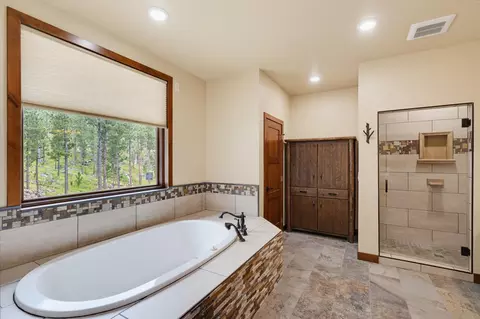 Bath - 12322 Bonanza Rd, Custer, SD 57730 photo 5 of 6
