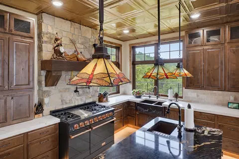 Kitchen - 12322 Bonanza Rd, Custer, SD 57730 photo 2 of 6