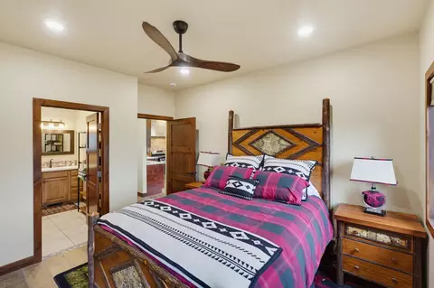 Bedroom - 12322 Bonanza Rd, Custer, SD 57730 photo 4 of 5