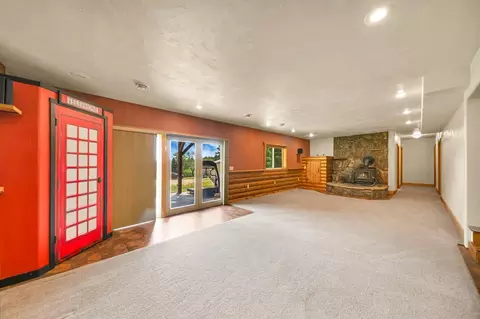 Living - 25007 Chandler Dr, Custer, SD 57730 photo 4 of 6