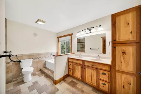 Bath - 25007 Chandler Dr, Custer, SD 57730 photo 1 of 5