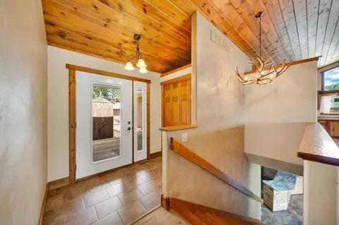 Entry Way - 25007 Chandler Dr, Custer, SD 57730 photo 2 of 3