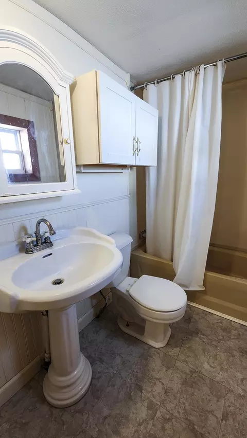 Bath - 520 Triple L Loop, Spearfish, SD 57783 photo 2 of 2