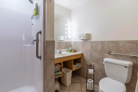 Bath - 25246 Holiday Trl, Custer, SD 57730 photo 5 of 5